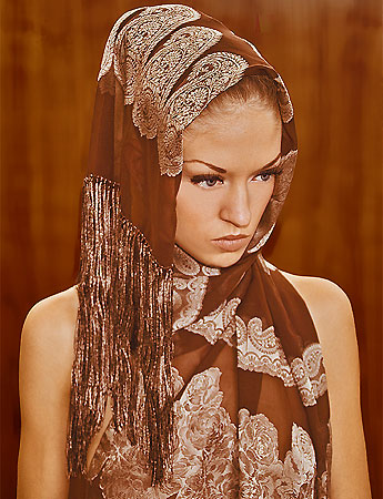 This high class designer scarf or shawl with fringes of Chiffon in Orient style is 160 cm long and is divided into several color order or shades available. If you are interested in the new towel and scarf collection - contact us, please